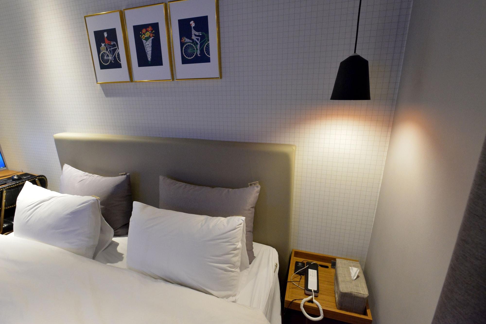 Brown Dot Hotel Чханвон Экстерьер фото